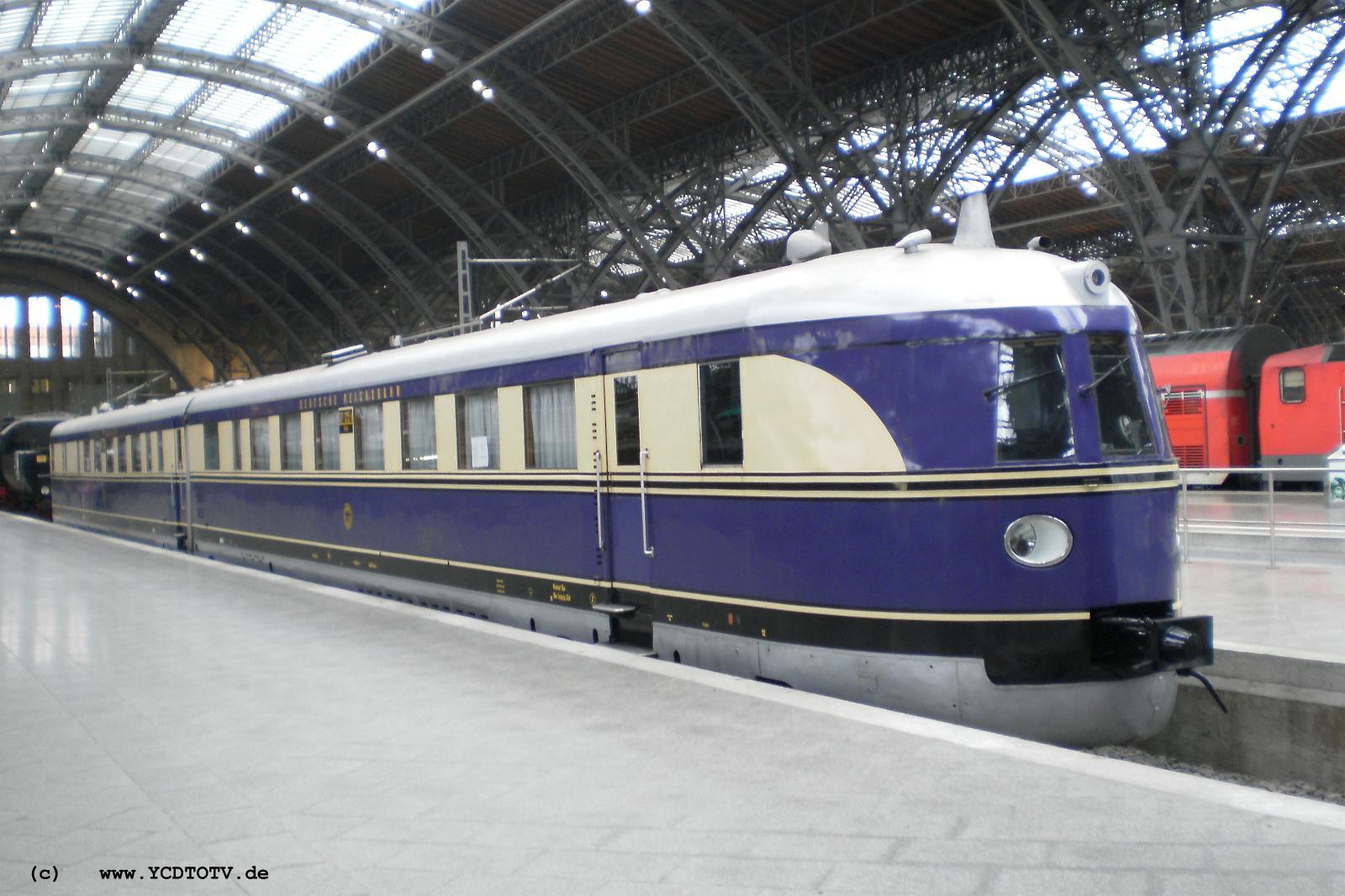 Leipzig Hauptbahnhof 07.11.2010, VT 137 225a+b 