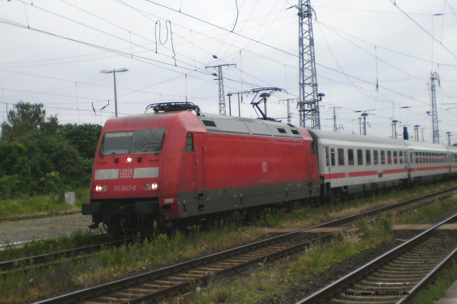 Bahnhof Stendal 12.06.2010  101 023-0