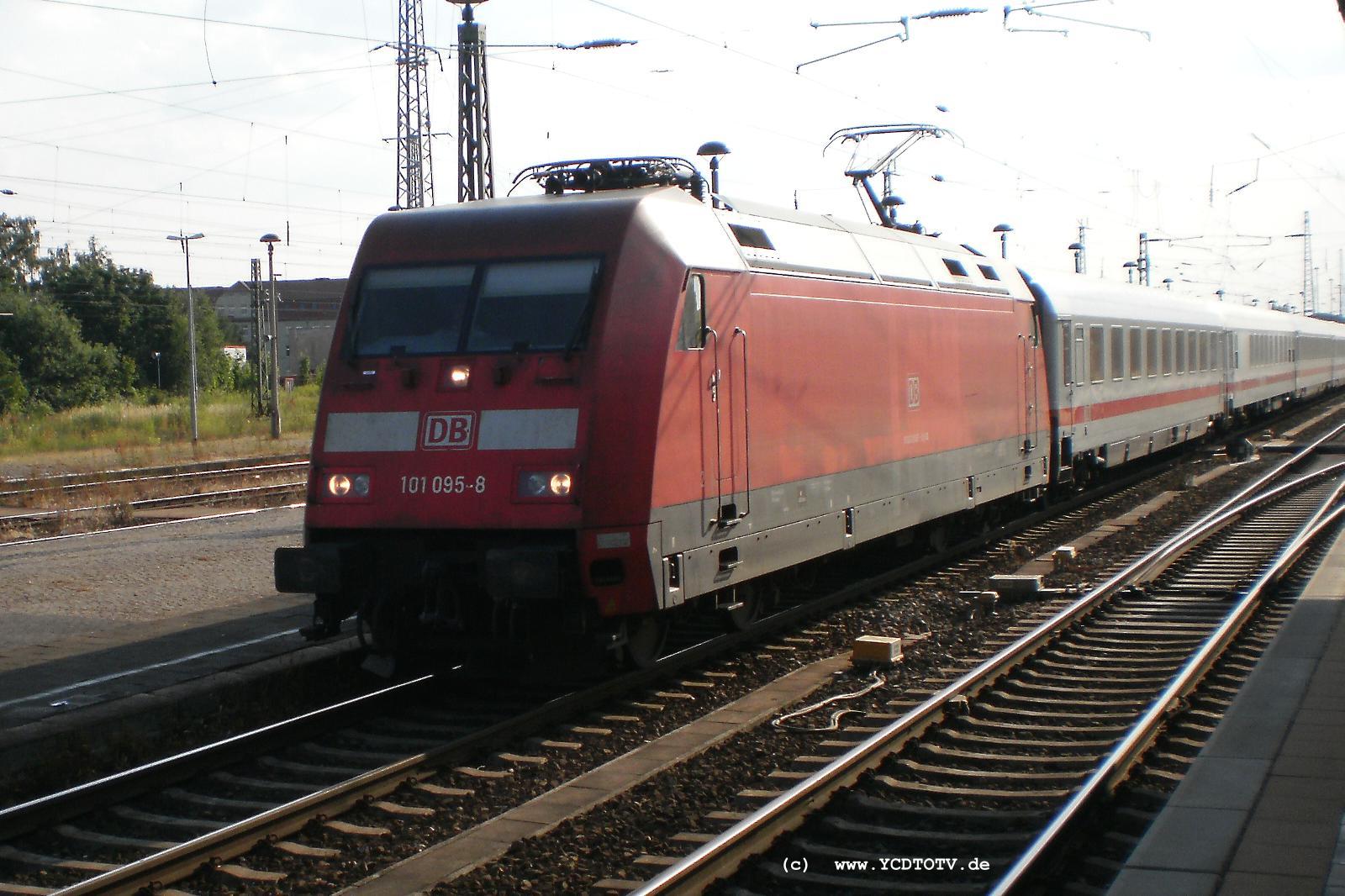 Bahnhof Stendal 29.06.2010, 101 095-8 