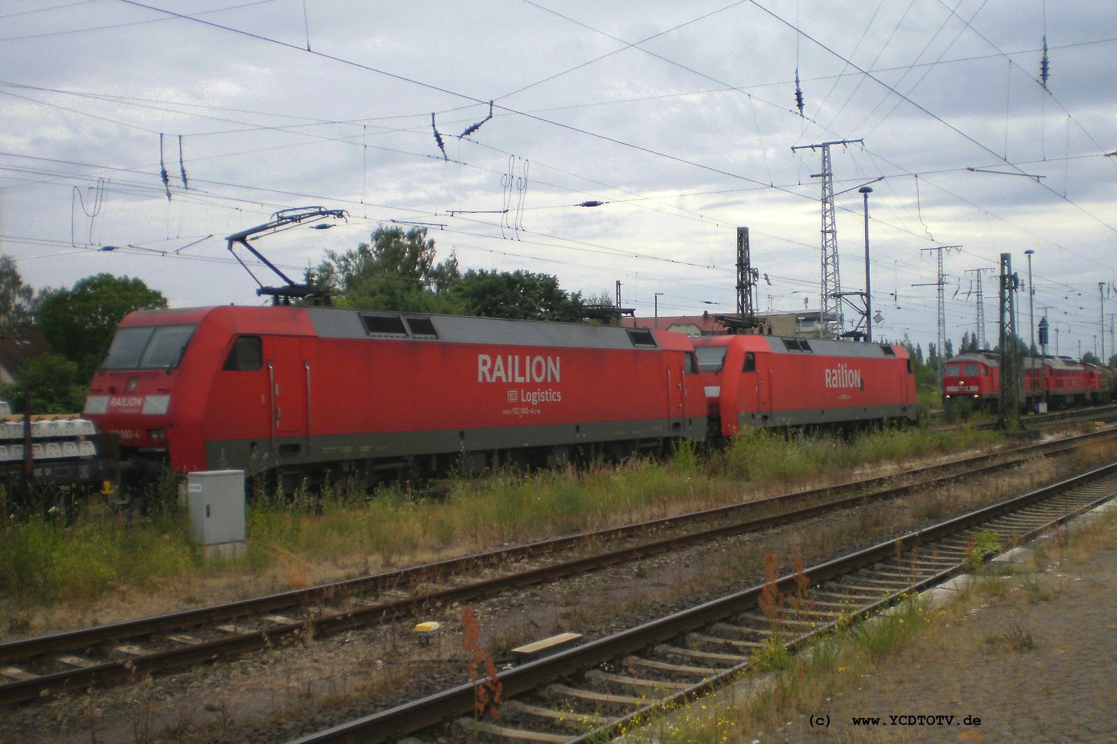 Bahnhof Stendal 05.07.2010, 152 002-2 und 152 082-4 