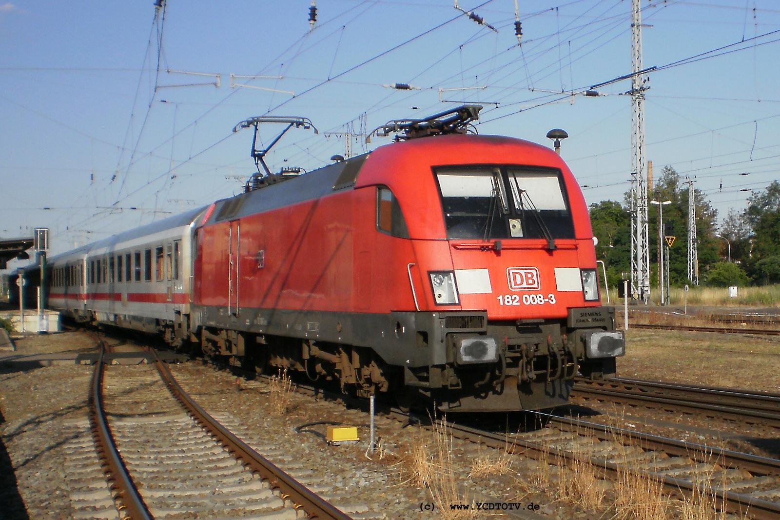 Bahnhof Stendal 07.07.2010, 182 008-3 