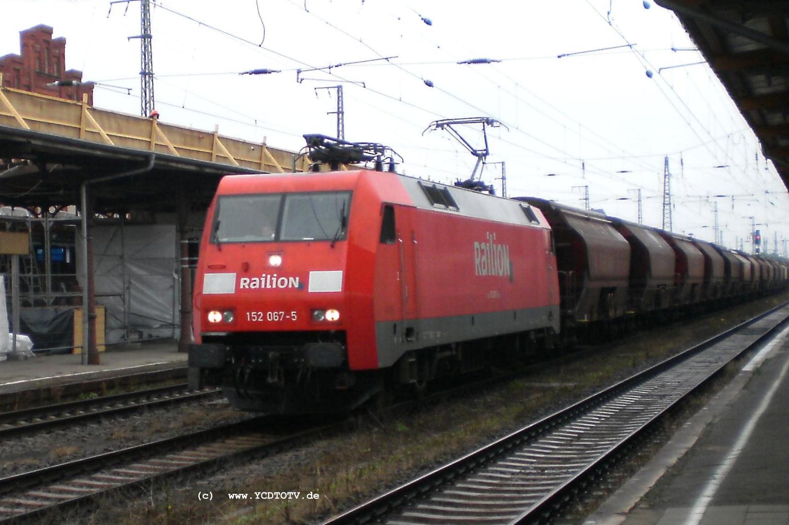 Bahnhof Stendal 12.08.2010, 152 067-5 